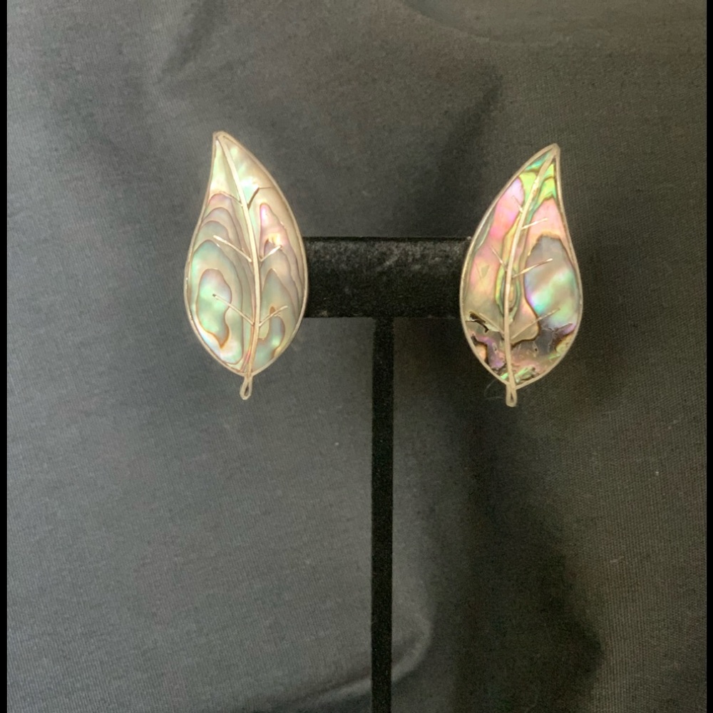 Vintage, Mexican Sterling Silver With Abalone Shell
Good Condition